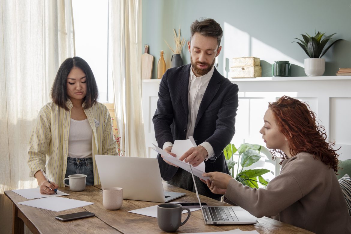people-having-debate-while-looking-computer Cost-Effective Financial Planning: How to Access Affordable Financial Advice
